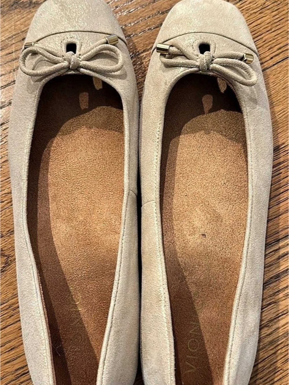 Vionic Klara Ballet Flat Bow Flats in Beige
